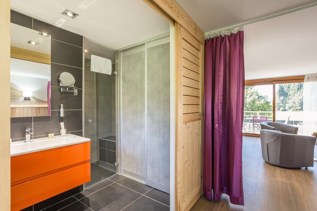 Logis Hotel Le Relais Du Bois Vialotte Le Chambon-sur-Lignon Bagian luar foto