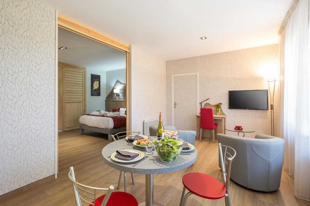 Logis Hotel Le Relais Du Bois Vialotte Le Chambon-sur-Lignon Bagian luar foto